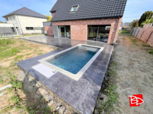 Plage de piscine béton décoratif