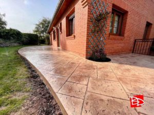 Terrasse béton décoratif dans le Nord